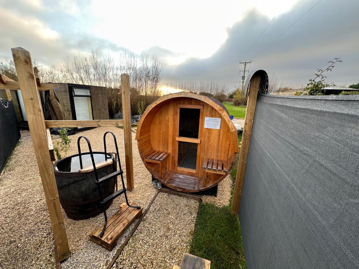 Buzzard Holt Hosting Hotel Buckingham Bagian luar foto