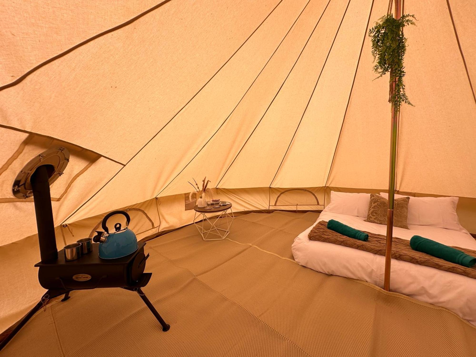 Buzzard Holt Hosting Hotel Buckingham Bagian luar foto