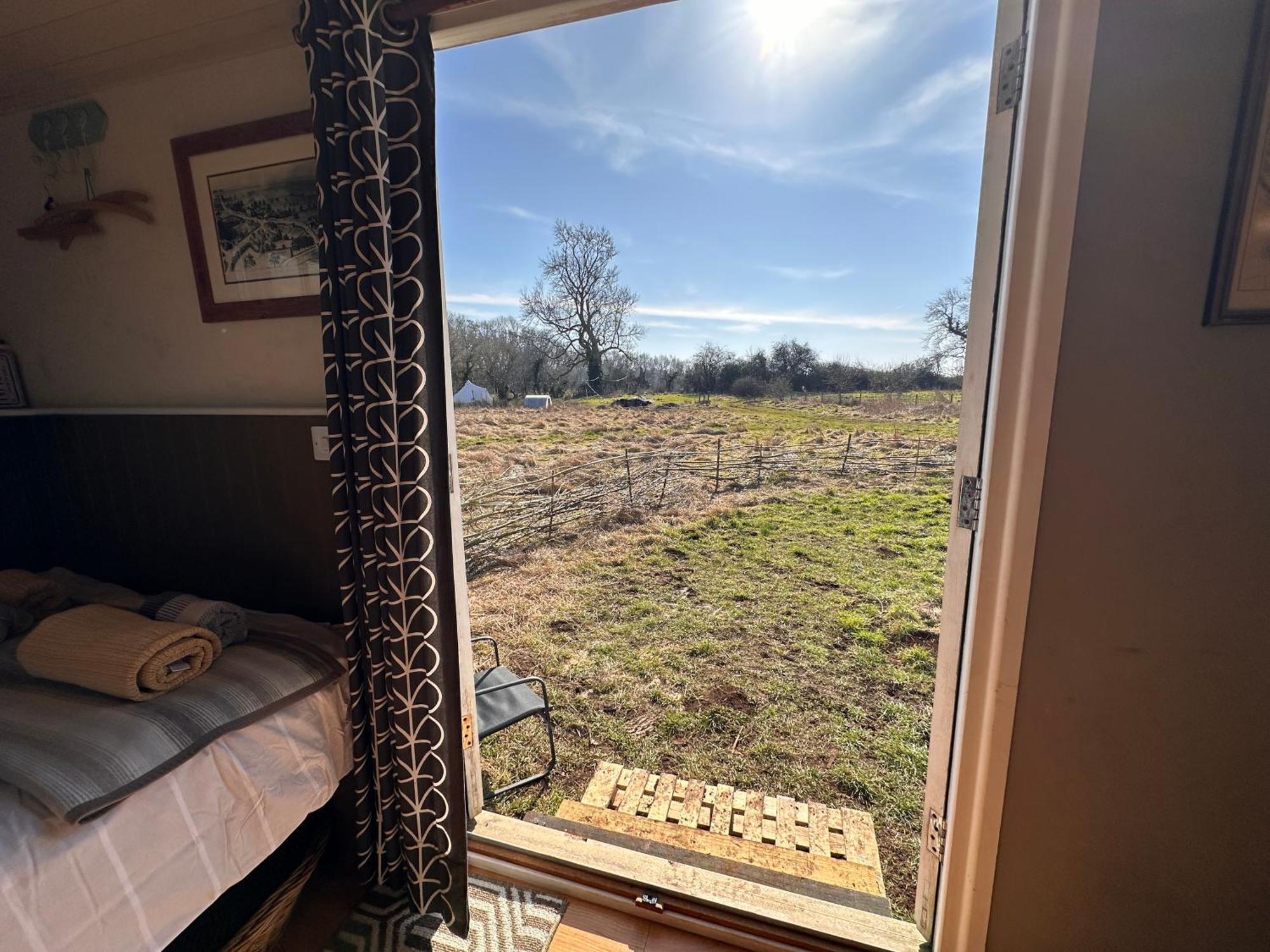 Buzzard Holt Hosting Hotel Buckingham Bagian luar foto